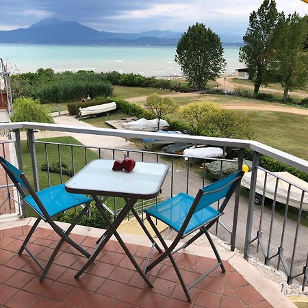 Seeblickwohnung Sirmione - Fronte Lago Mit Privatsteg מראה חיצוני תמונה