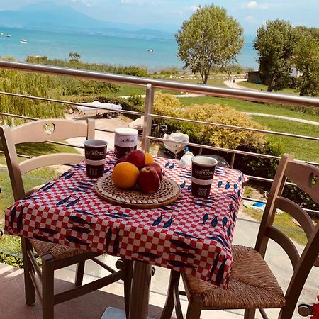 Seeblickwohnung Sirmione - Fronte Lago Mit Privatsteg מראה חיצוני תמונה
