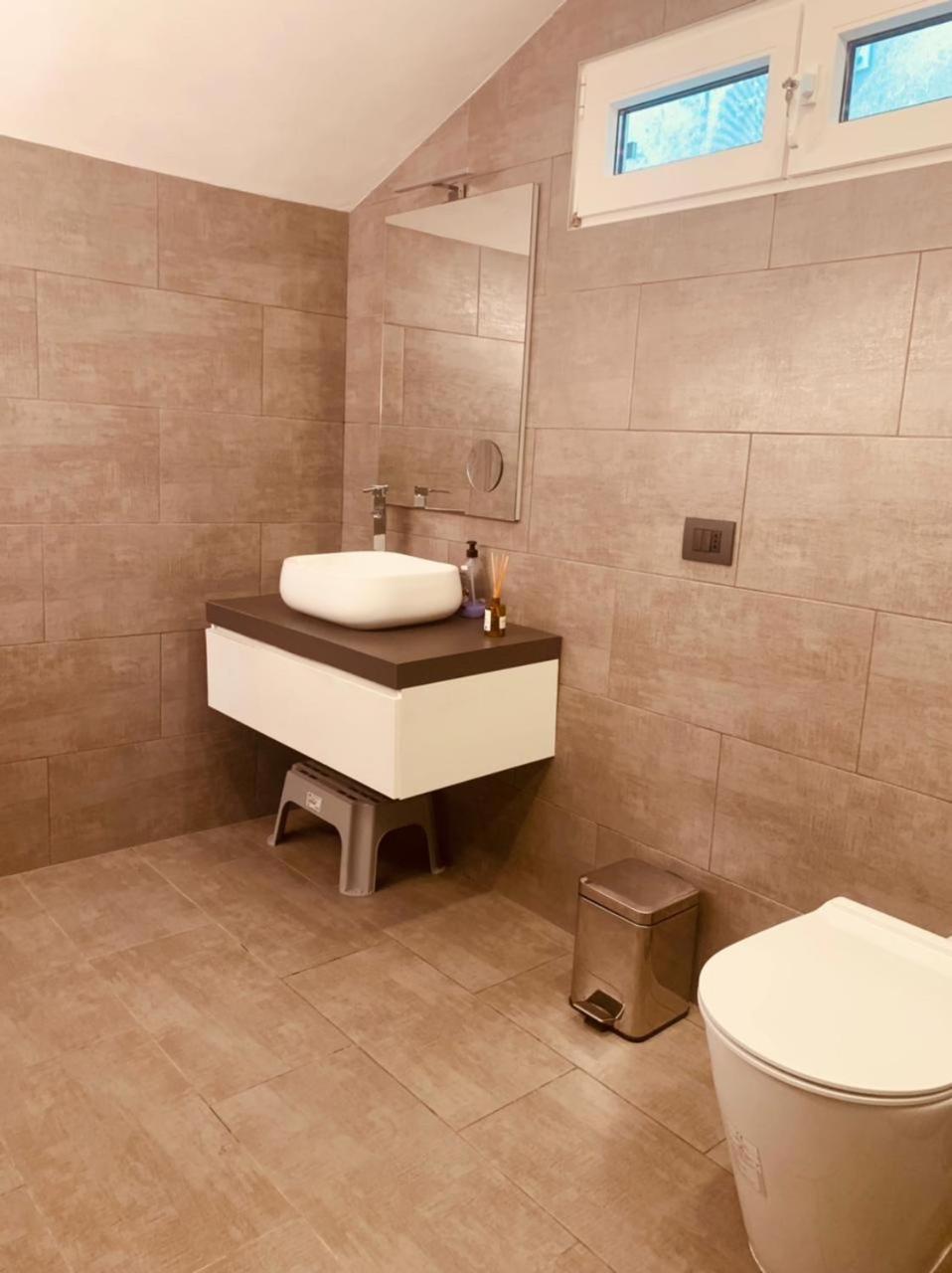 Seeblickwohnung Sirmione - Fronte Lago Mit Privatsteg מראה חיצוני תמונה